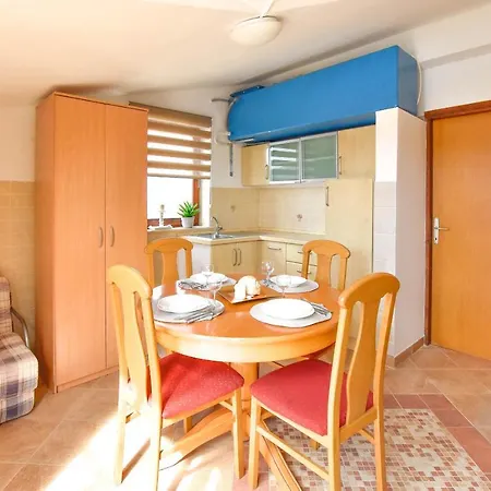 בית נופש House Petra Žirje