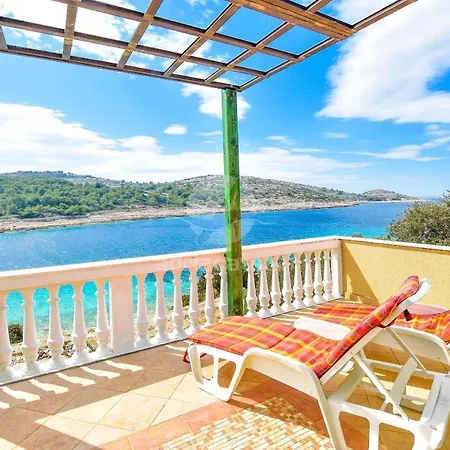 House Petra Ferienhaus Žirje